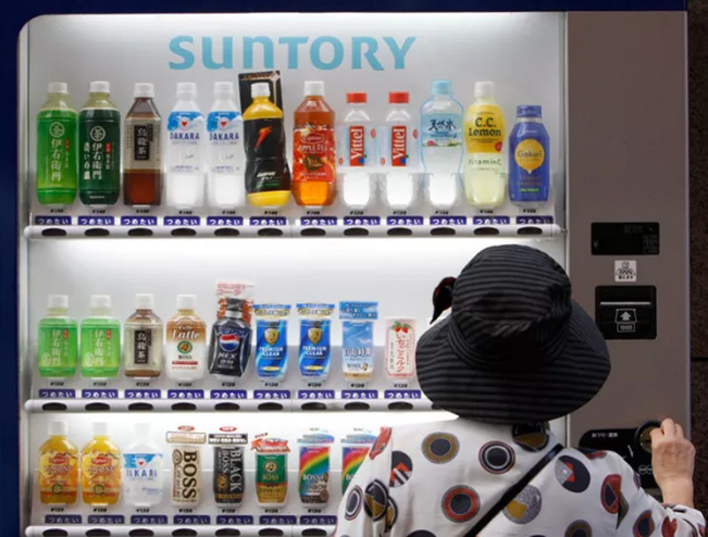 日本自动售货机商品展示